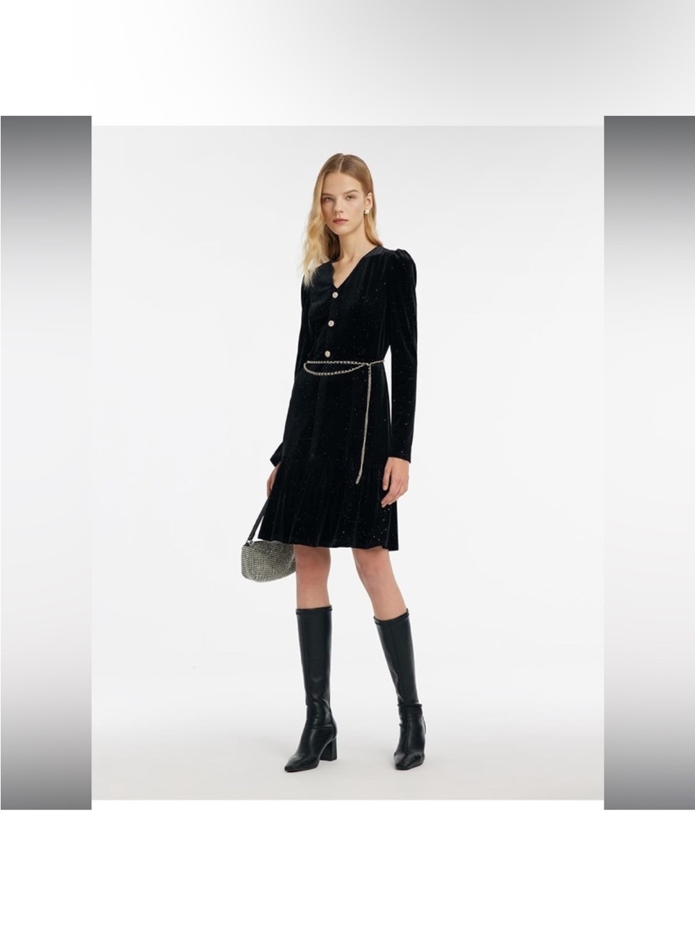 Elegant Black Velvet Button-Front Dress with Chain Belt - Picture 3 of 11